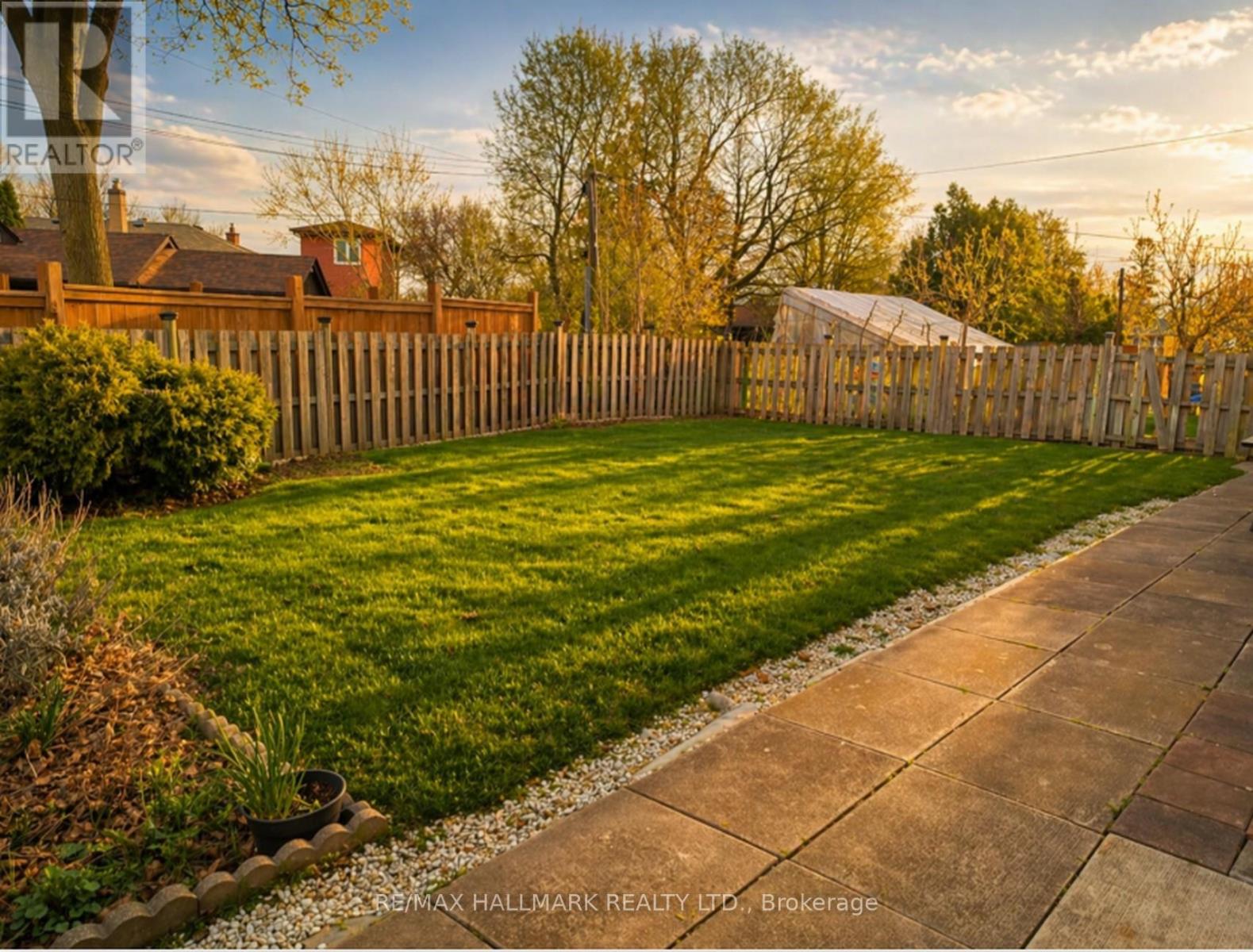 70 Lavington Drive, Toronto, Ontario  M9R 2H4 - Photo 37 - W12770562