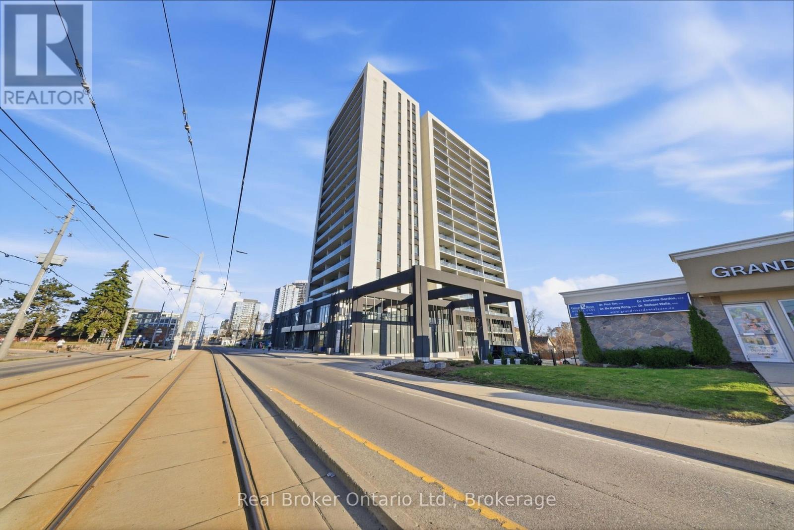 107 - 741 King Street W, Kitchener, Ontario  N2G 0E9 - Photo 2 - X13034572