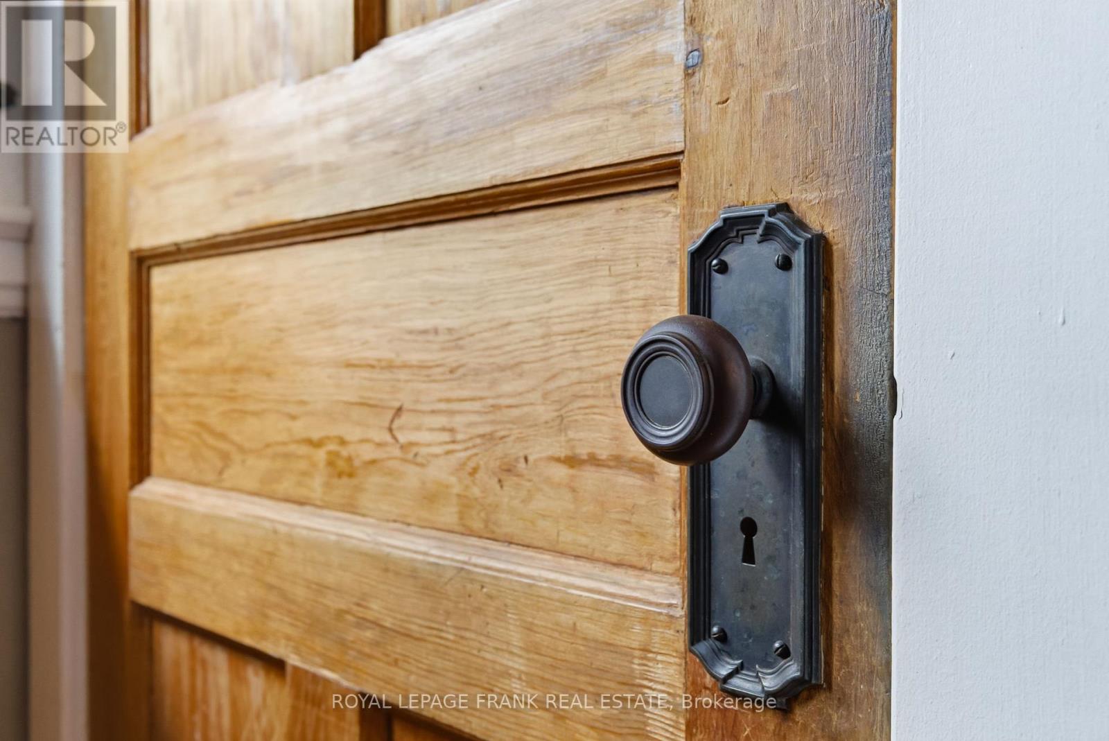 19 Hillcroft Street, Oshawa, Ontario L1G 2K8 - Photo 8 - E13034488