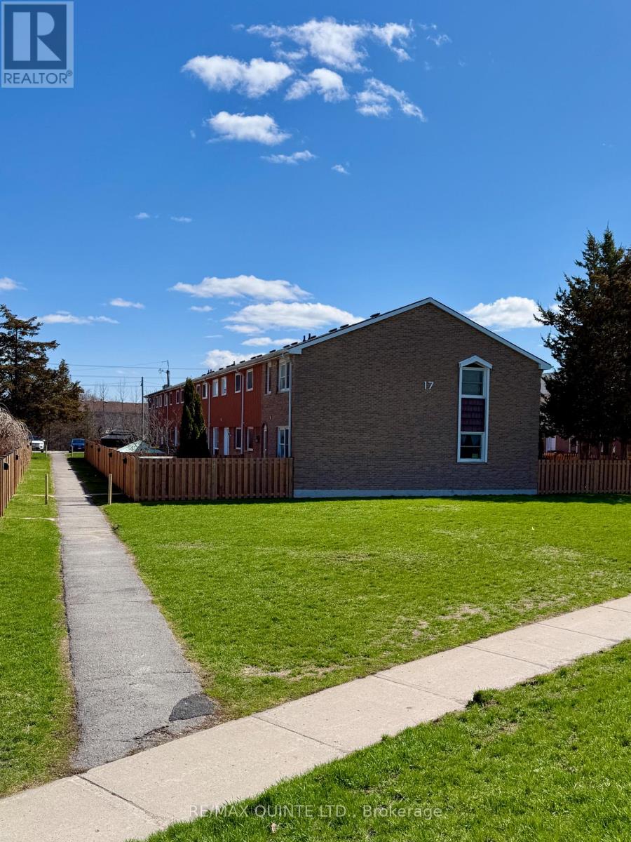 25 - 17 Tracey Park Drive, Belleville, Ontario  K8P 4R4 - Photo 3 - X13034380