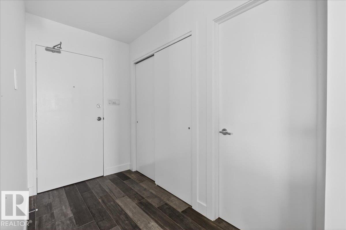 9835 113 St Nw, Edmonton, Alberta  T5K 1N4 - Photo 9 - E4483698