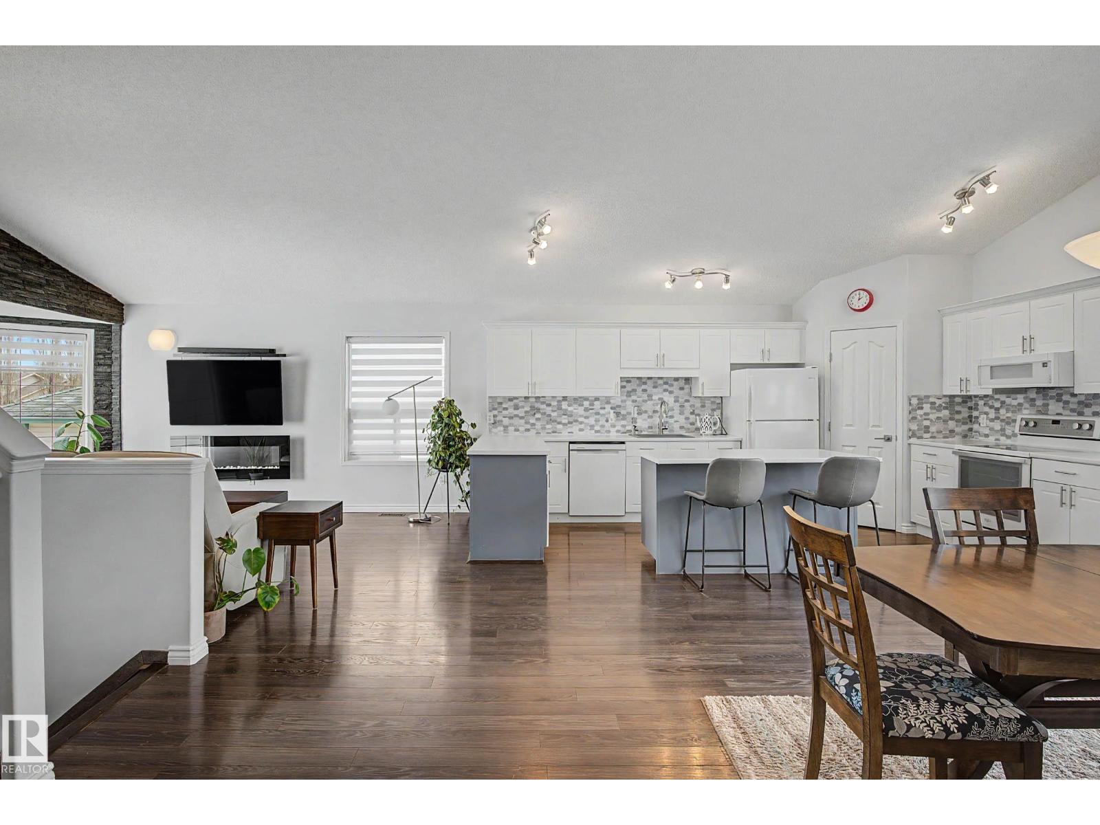 2056 Brennan Cr Nw, Edmonton, Alberta  T5T 6S4 - Photo 3 - E4483699