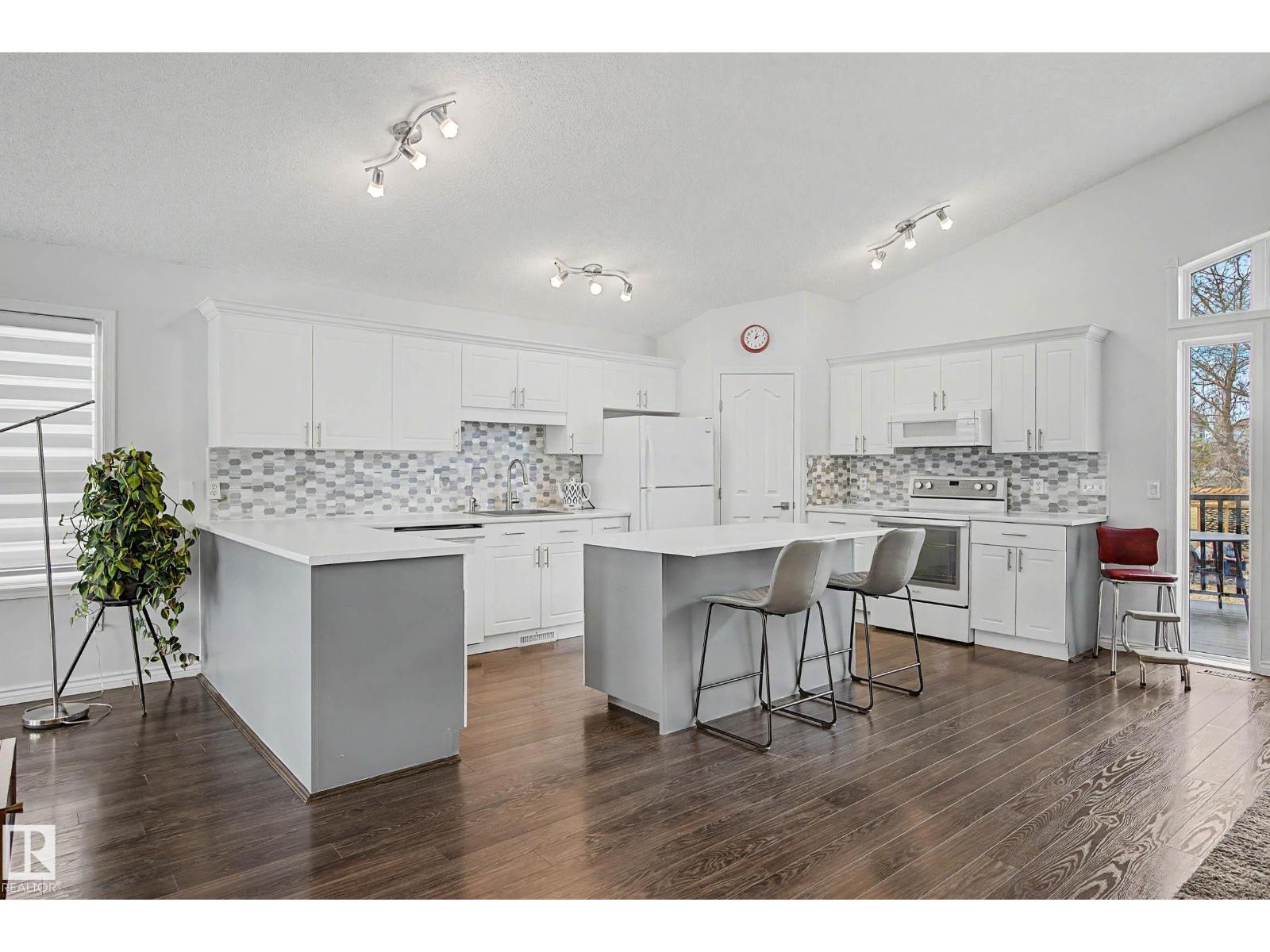 2056 Brennan Cr Nw, Edmonton, Alberta  T5T 6S4 - Photo 6 - E4483699