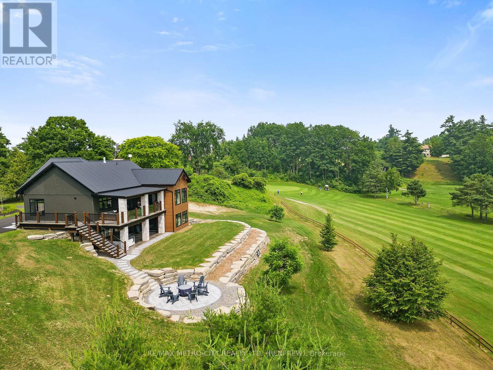 98 SPINDLE DRIFT COURT, Greater Madawaska, Ontario