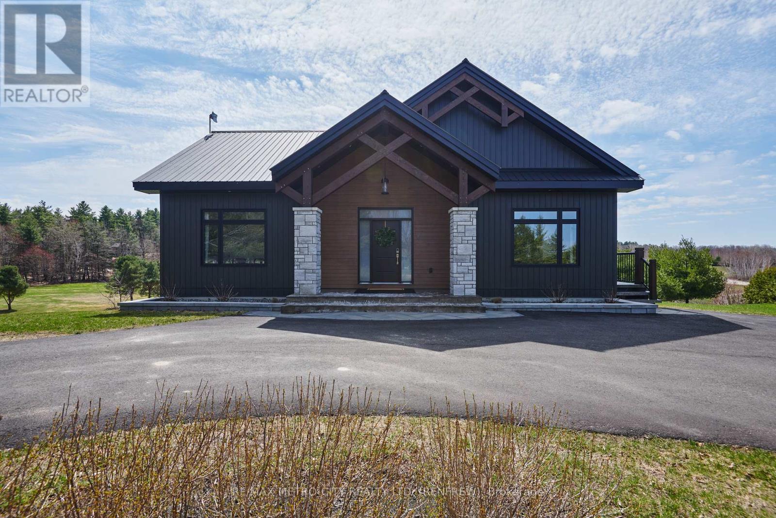 98 Spindle Drift Court, Greater Madawaska, Ontario  K0J 1H0 - Photo 3 - X13034396