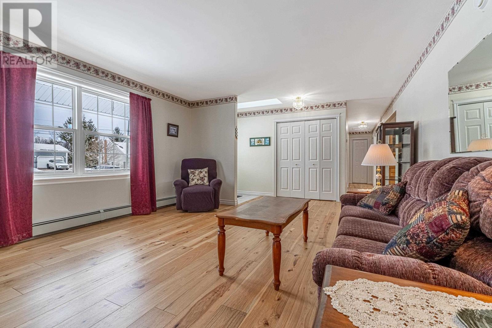 13 Cambridge Drive, Charlottetown, Prince Edward Island  C1C 1P1 - Photo 7 - 202602967