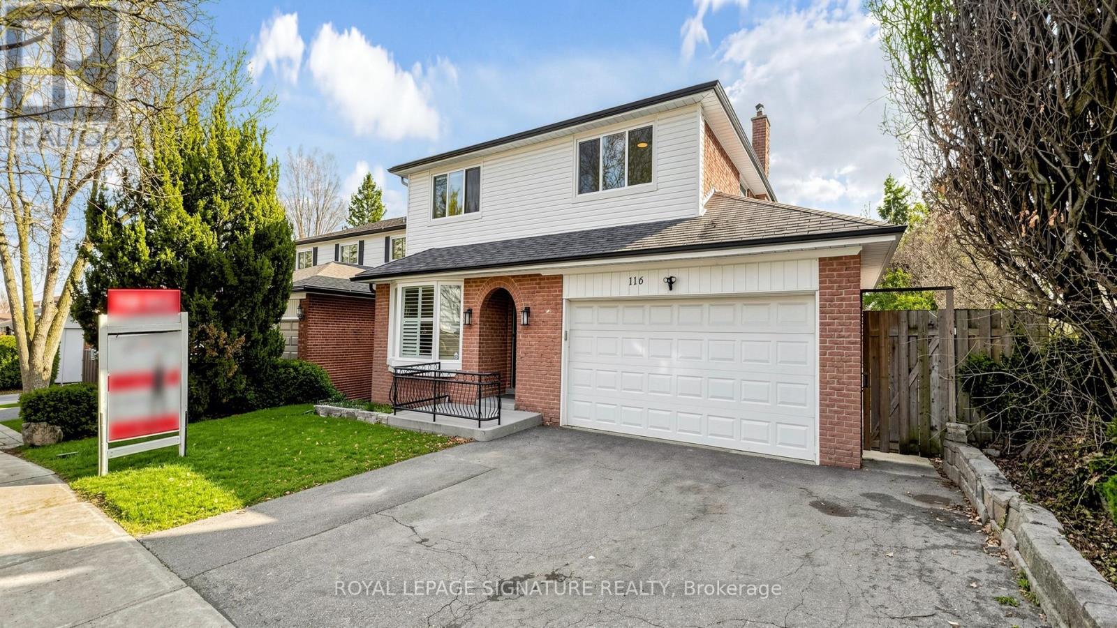 <div class="slider-price">$1,248,000</div><p>116 Oakmeadow Boulevard, Toronto, Ontario</p>