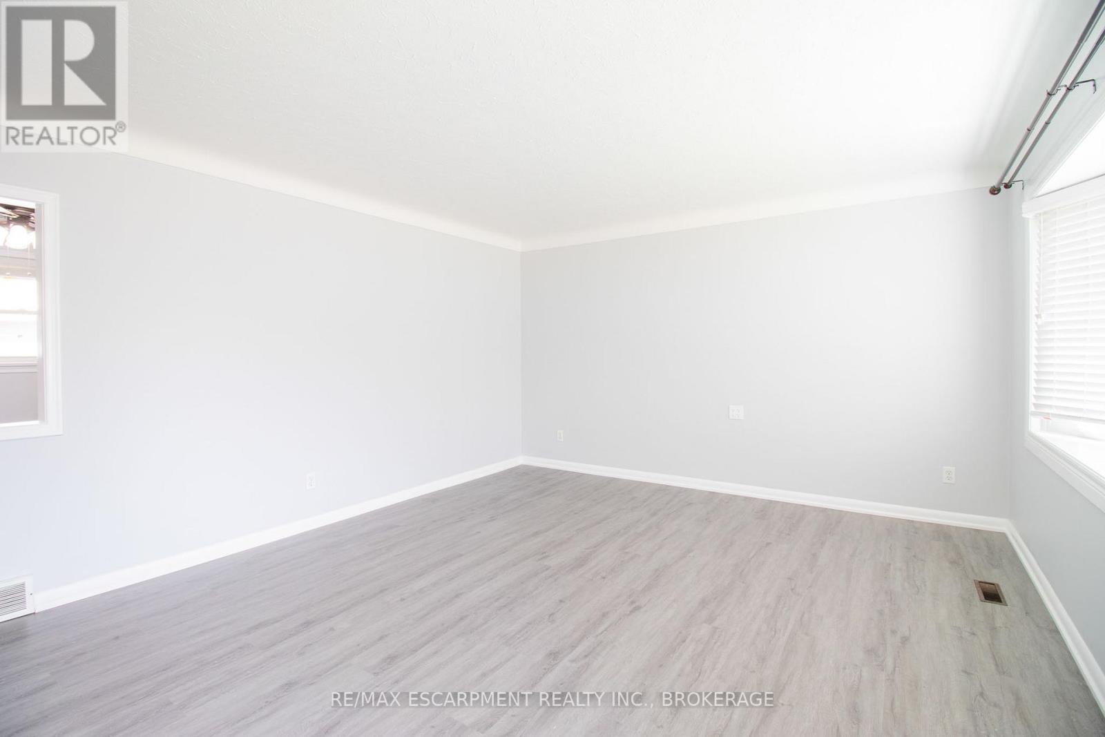 1 - 98 James Street E, Welland, Ontario  L3B 5M4 - Photo 4 - X13034316