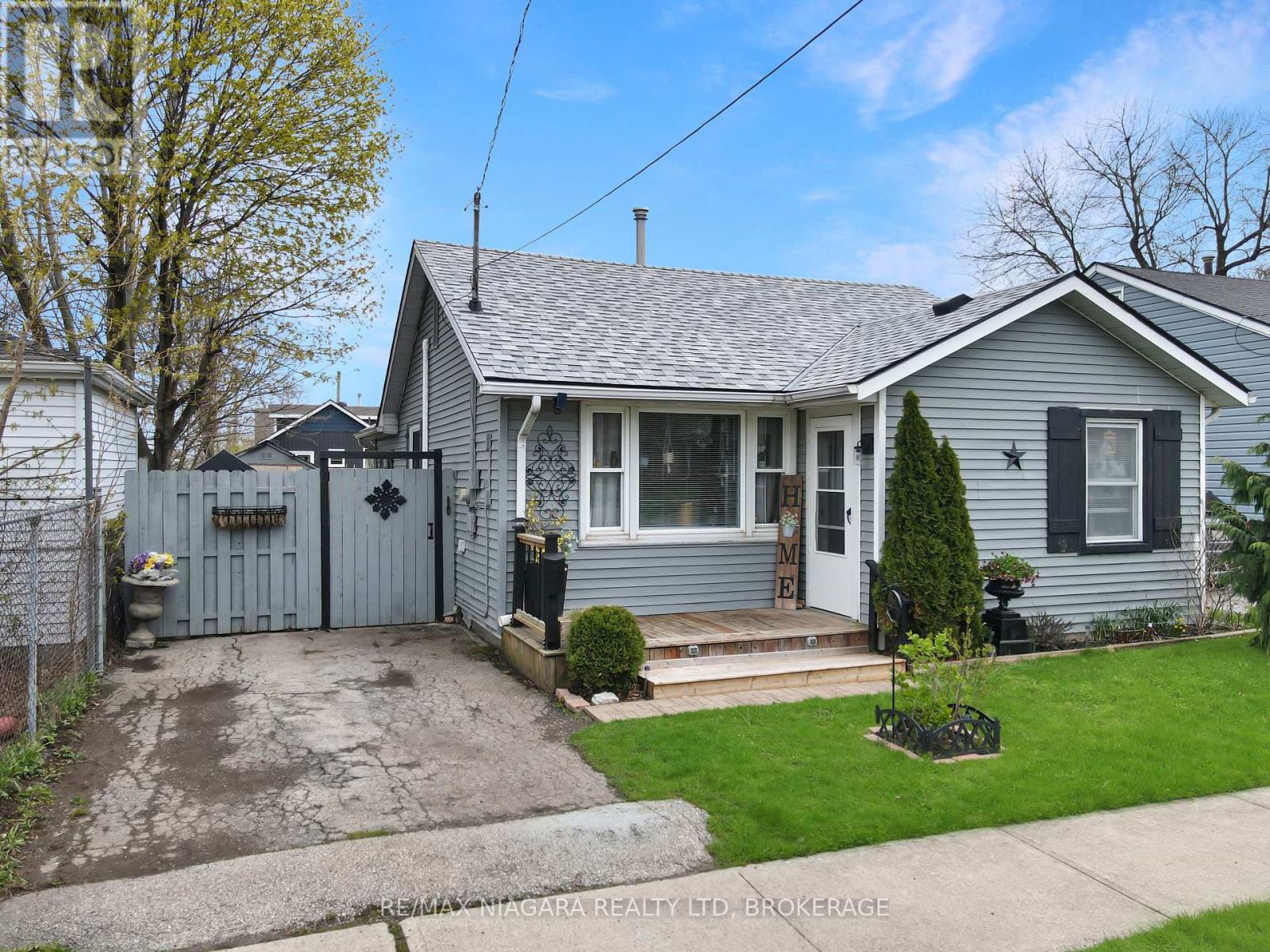 5 Aberdeen Court, Fort Erie, Ontario  L2A 3Y7 - Photo 1 - X13034518