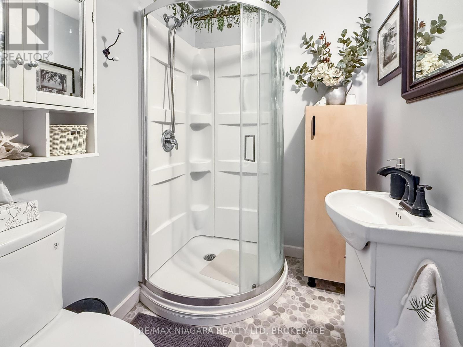 5 Aberdeen Court, Fort Erie, Ontario  L2A 3Y7 - Photo 12 - X13034518