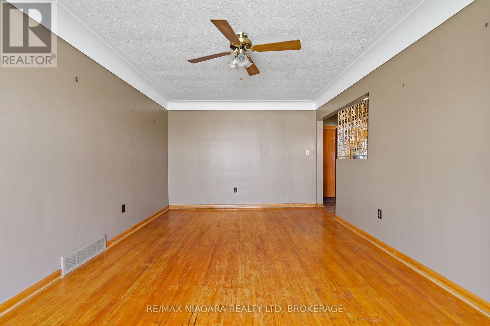 216 Wellington Street, Welland, Ontario  L3B 1B5 - Photo 5 - X13034622