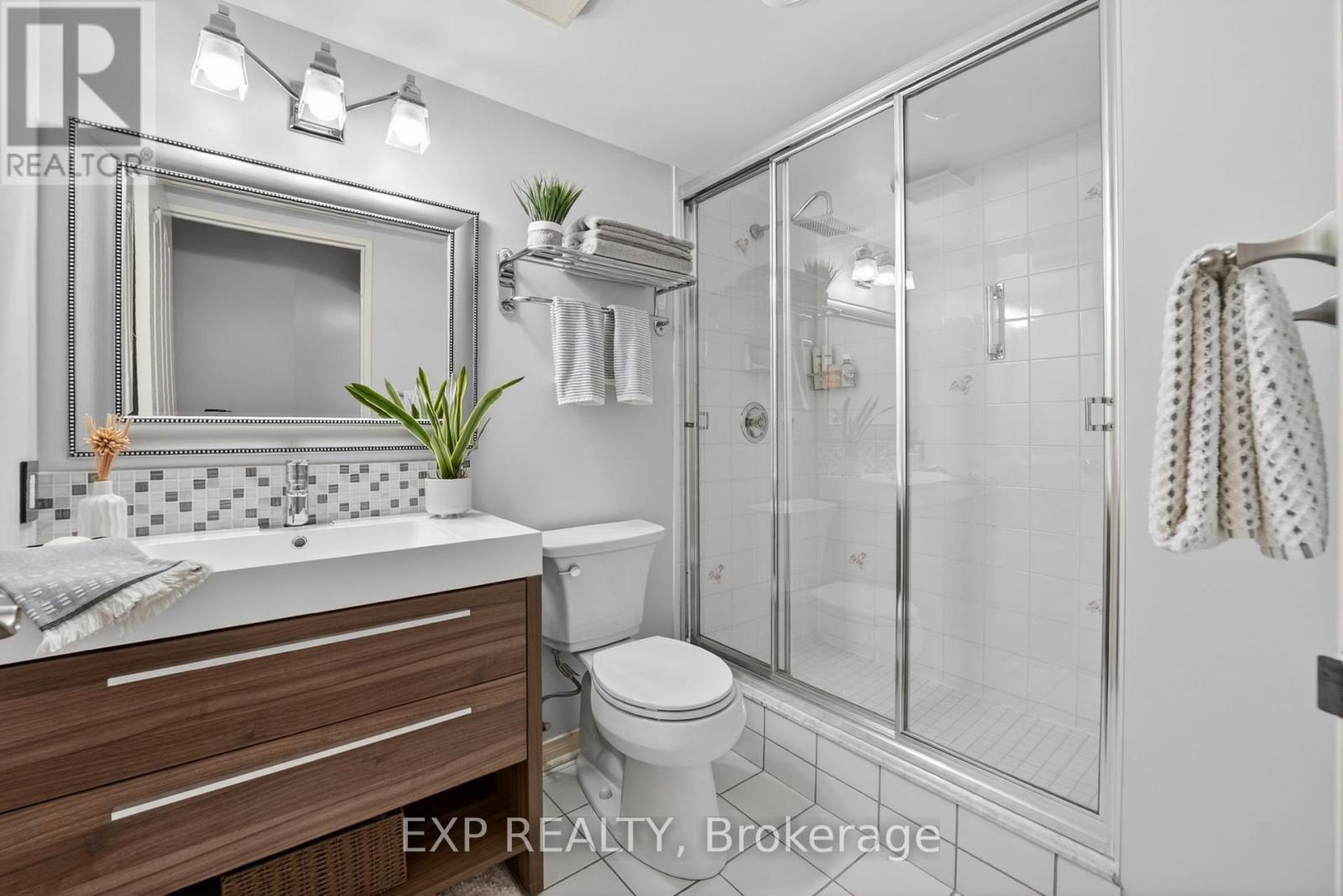 301 - 8111 Forest Glen Drive, Niagara Falls, Ontario  L2H 2Y7 - Photo 9 - X13034630