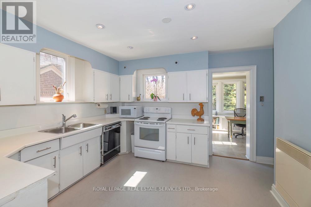 416 Rosemary Road, Toronto, Ontario  M5P 3E5 - Photo 14 - C13034276