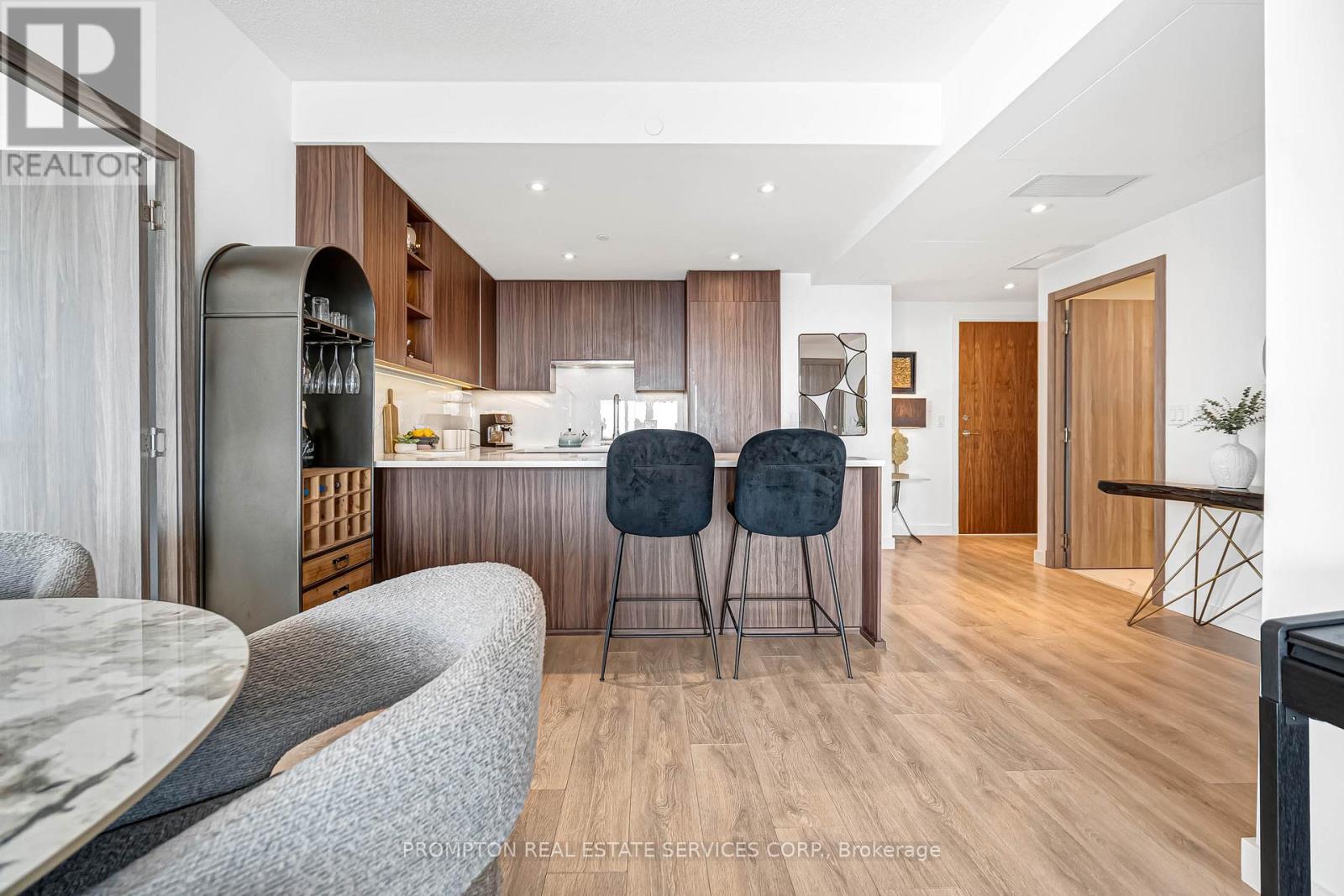 1803 - 25 Mcmahon Drive, Toronto, Ontario  M2K 0J1 - Photo 2 - C13034614