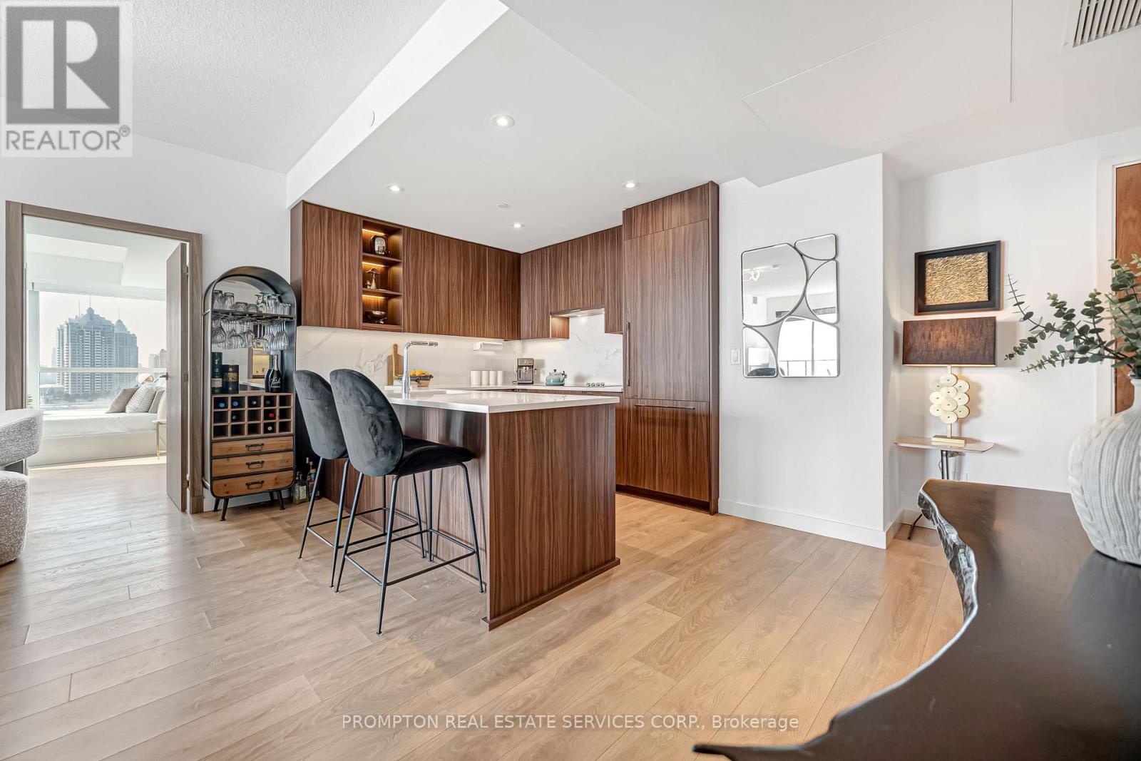 1803 - 25 Mcmahon Drive, Toronto, Ontario  M2K 0J1 - Photo 3 - C13034614