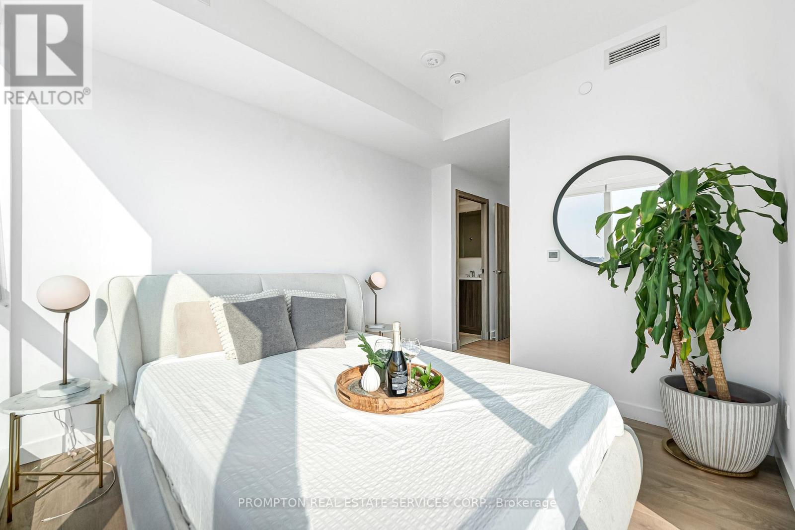 1803 - 25 Mcmahon Drive, Toronto, Ontario  M2K 0J1 - Photo 9 - C13034614