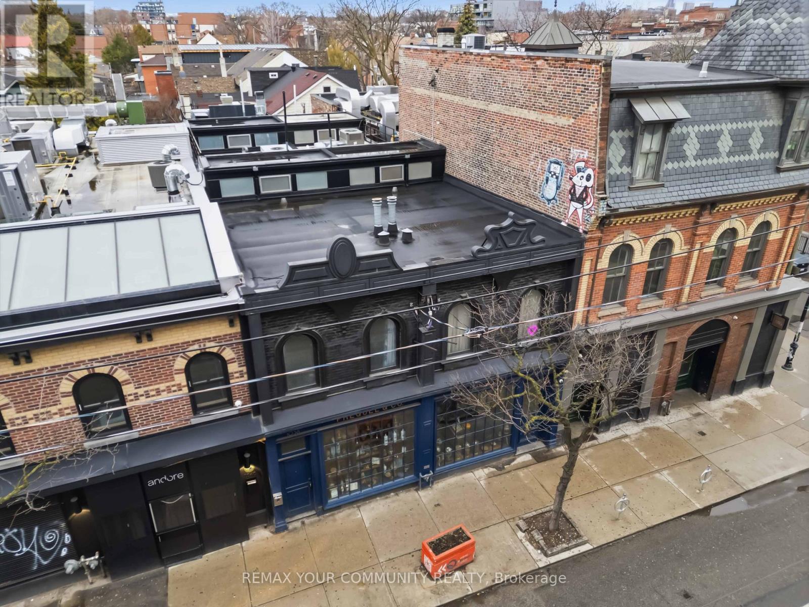 1036 & 1038 Queen Street W, Toronto, Ontario  M6J 1H7 - Photo 2 - C13034648