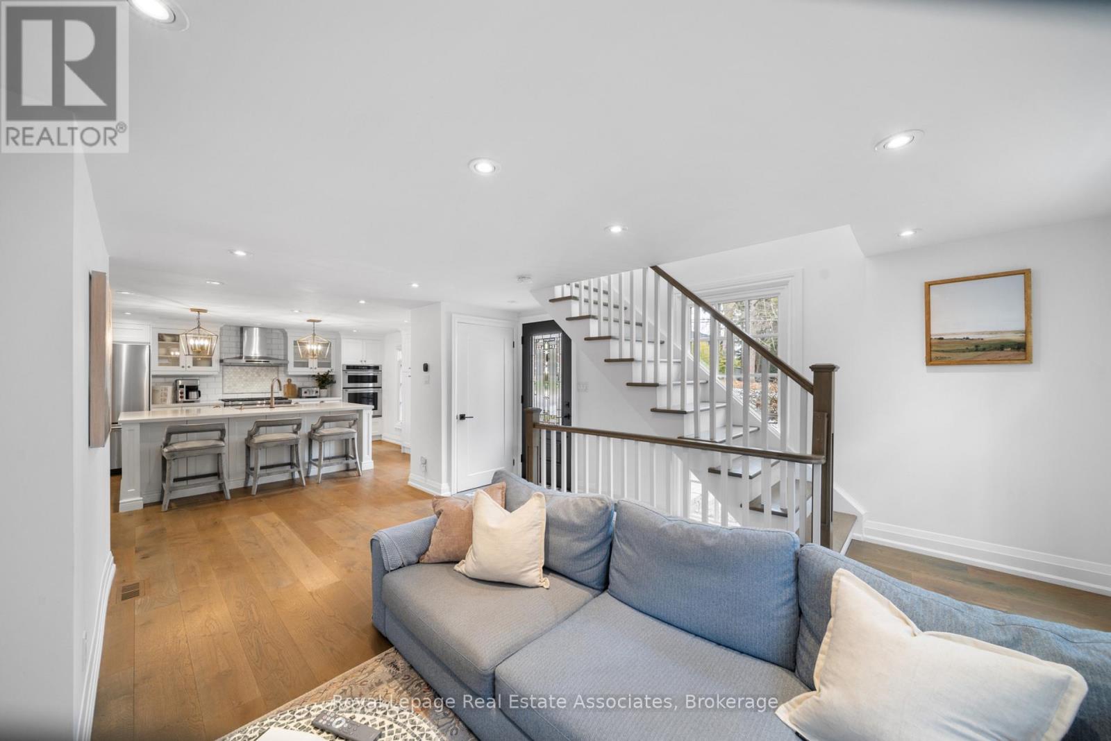 36 Mississauga Road N, Mississauga, Ontario  L5H 2H6 - Photo 3 - W13027242