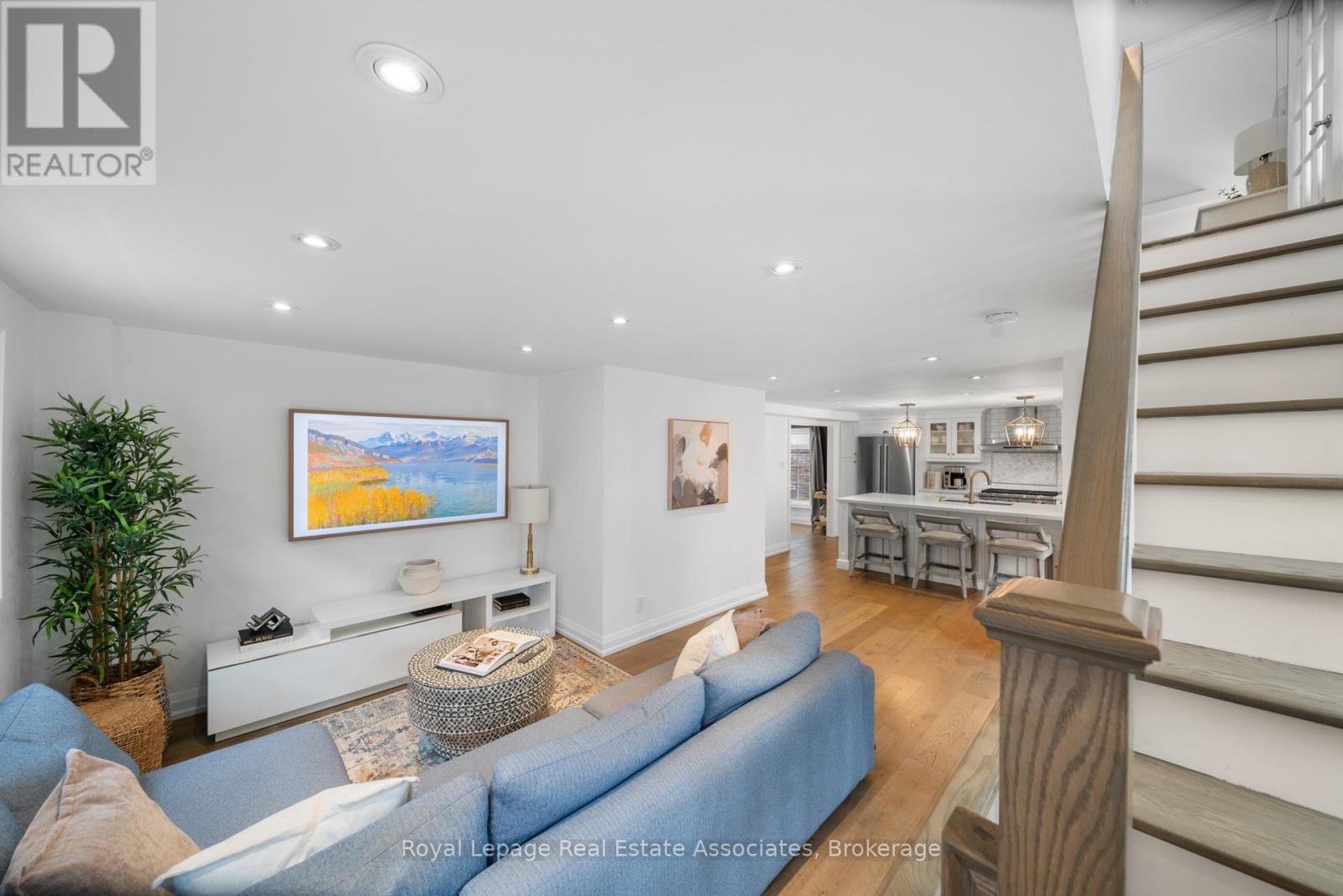 36 Mississauga Road N, Mississauga, Ontario  L5H 2H6 - Photo 4 - W13027242