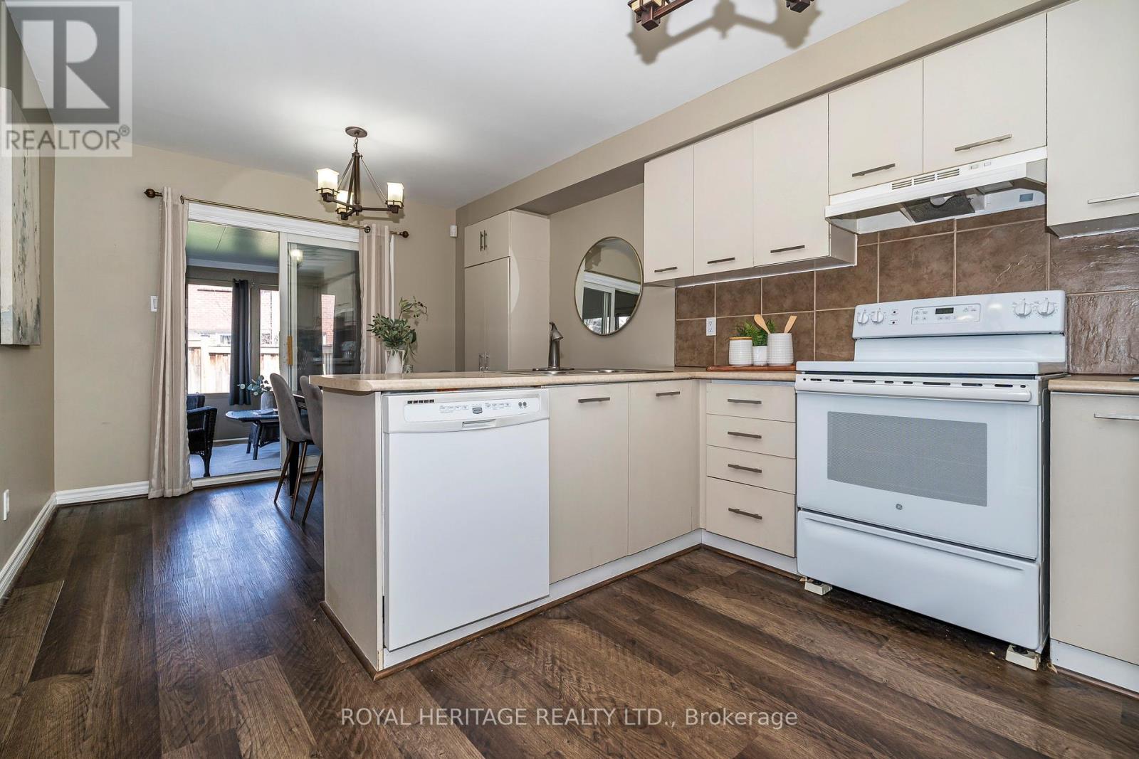 67 Hughes Crescent, Ajax, Ontario  L1T 3P8 - Photo 11 - E13034250