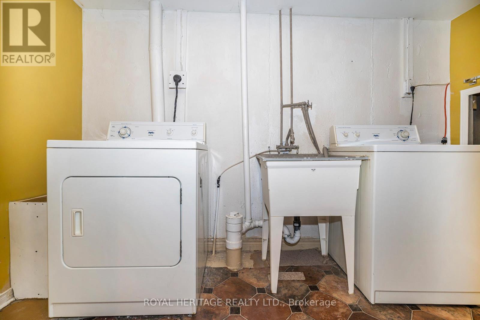 67 Hughes Crescent, Ajax, Ontario  L1T 3P8 - Photo 34 - E13034250