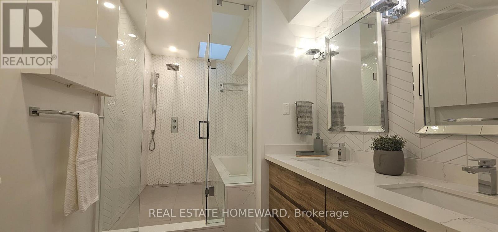 5 - 122 Glen Manor Drive, Toronto, Ontario  M4E 2X6 - Photo 17 - E13034340