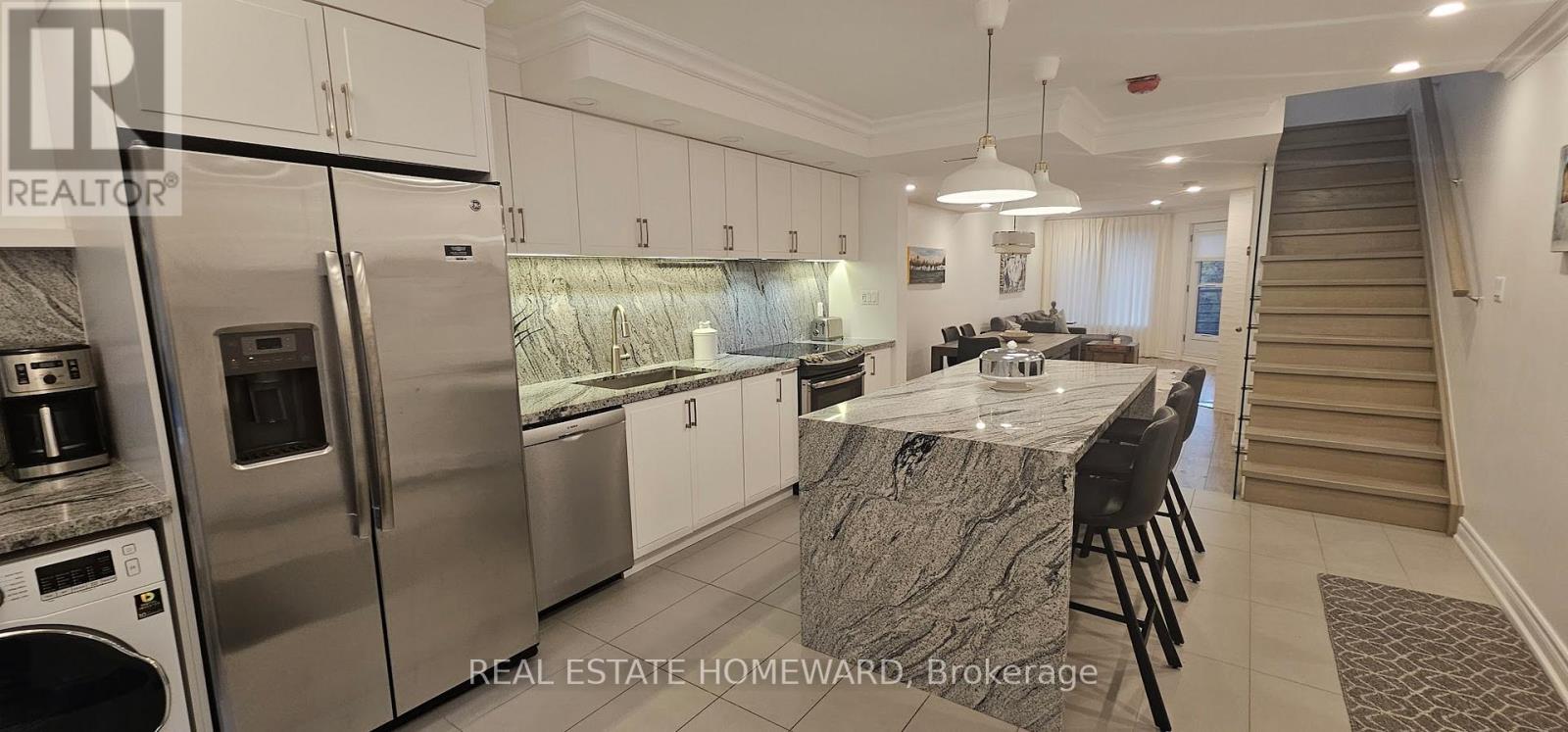 5 - 122 Glen Manor Drive, Toronto, Ontario  M4E 2X6 - Photo 2 - E13034340