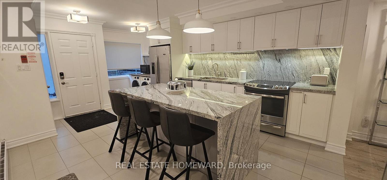 5 - 122 Glen Manor Drive, Toronto, Ontario  M4E 2X6 - Photo 3 - E13034340