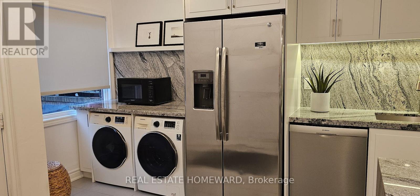 5 - 122 Glen Manor Drive, Toronto, Ontario  M4E 2X6 - Photo 4 - E13034340