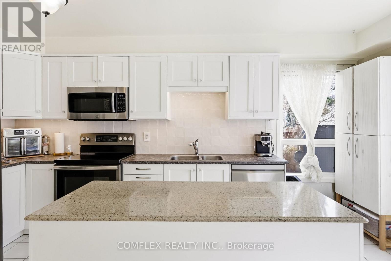 1045 Beaver Valley Crescent, Oshawa, Ontario  L1J 8N2 - Photo 12 - E13034346