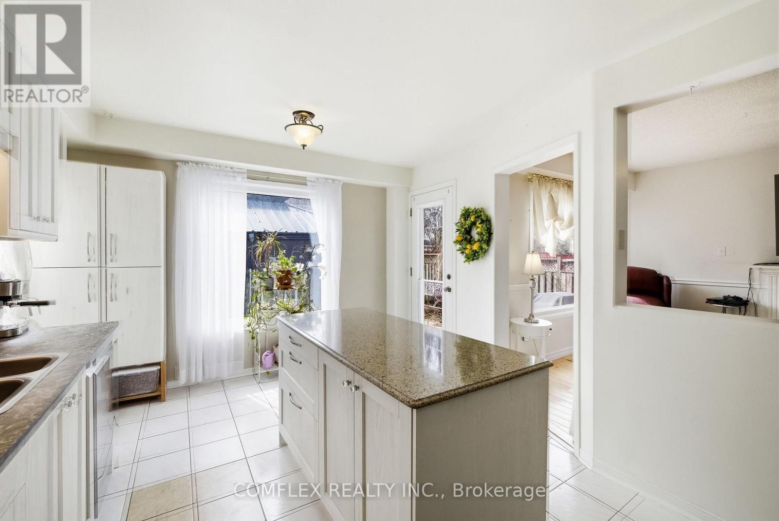 1045 Beaver Valley Crescent, Oshawa, Ontario  L1J 8N2 - Photo 14 - E13034346