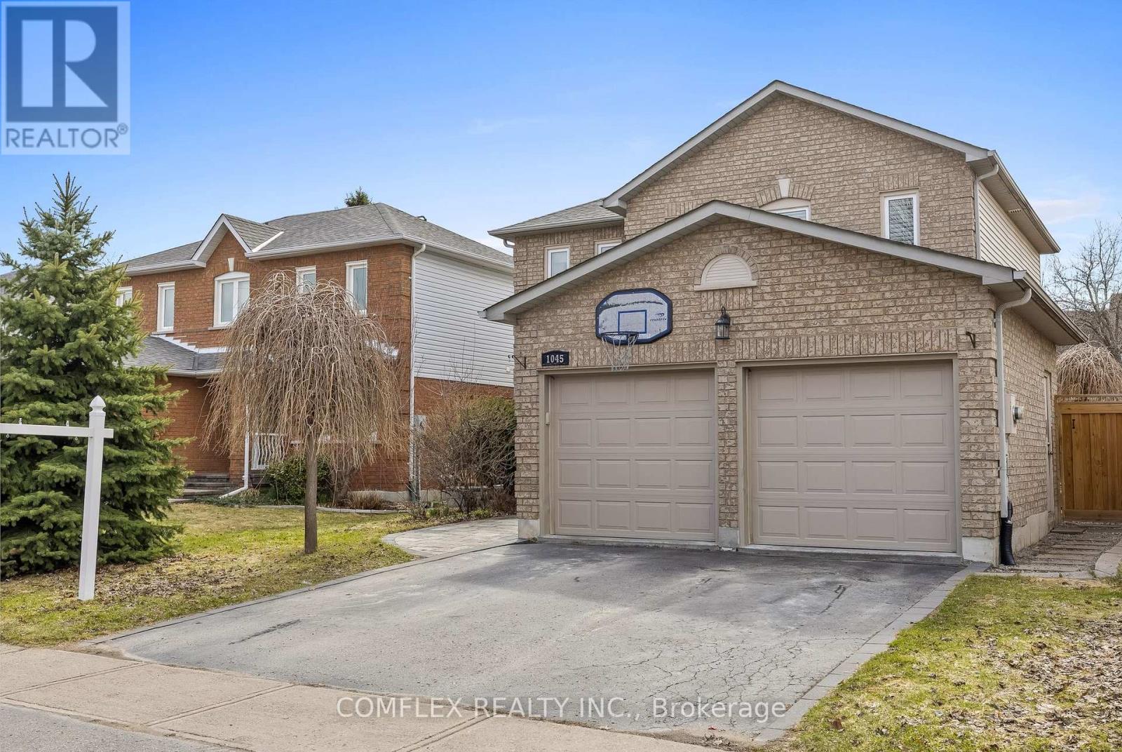 1045 Beaver Valley Crescent, Oshawa, Ontario  L1J 8N2 - Photo 2 - E13034346