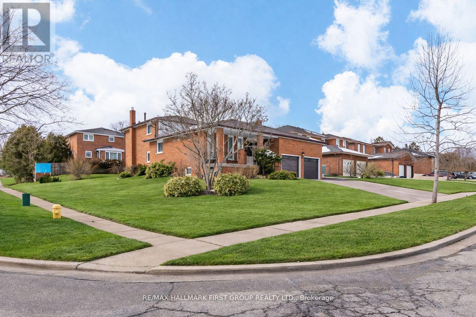 520 MCLEOD CRESCENT, Pickering, Ontario