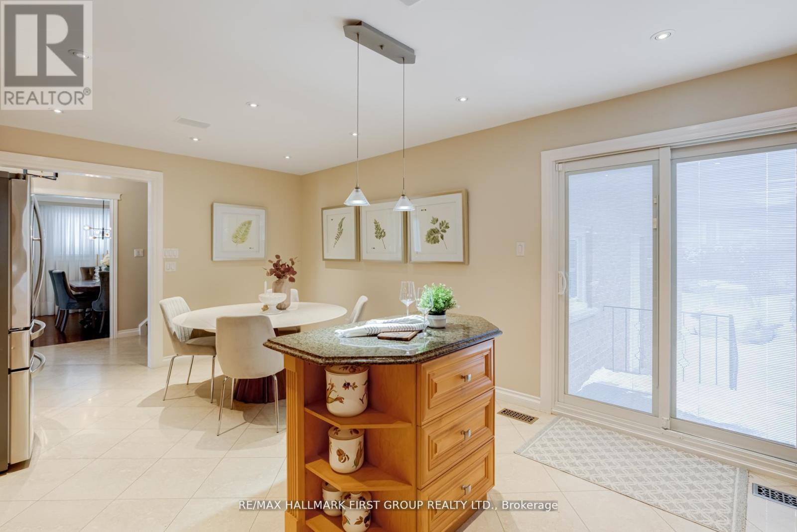 520 Mcleod Crescent, Pickering, Ontario  L1W 3M5 - Photo 8 - E13034364