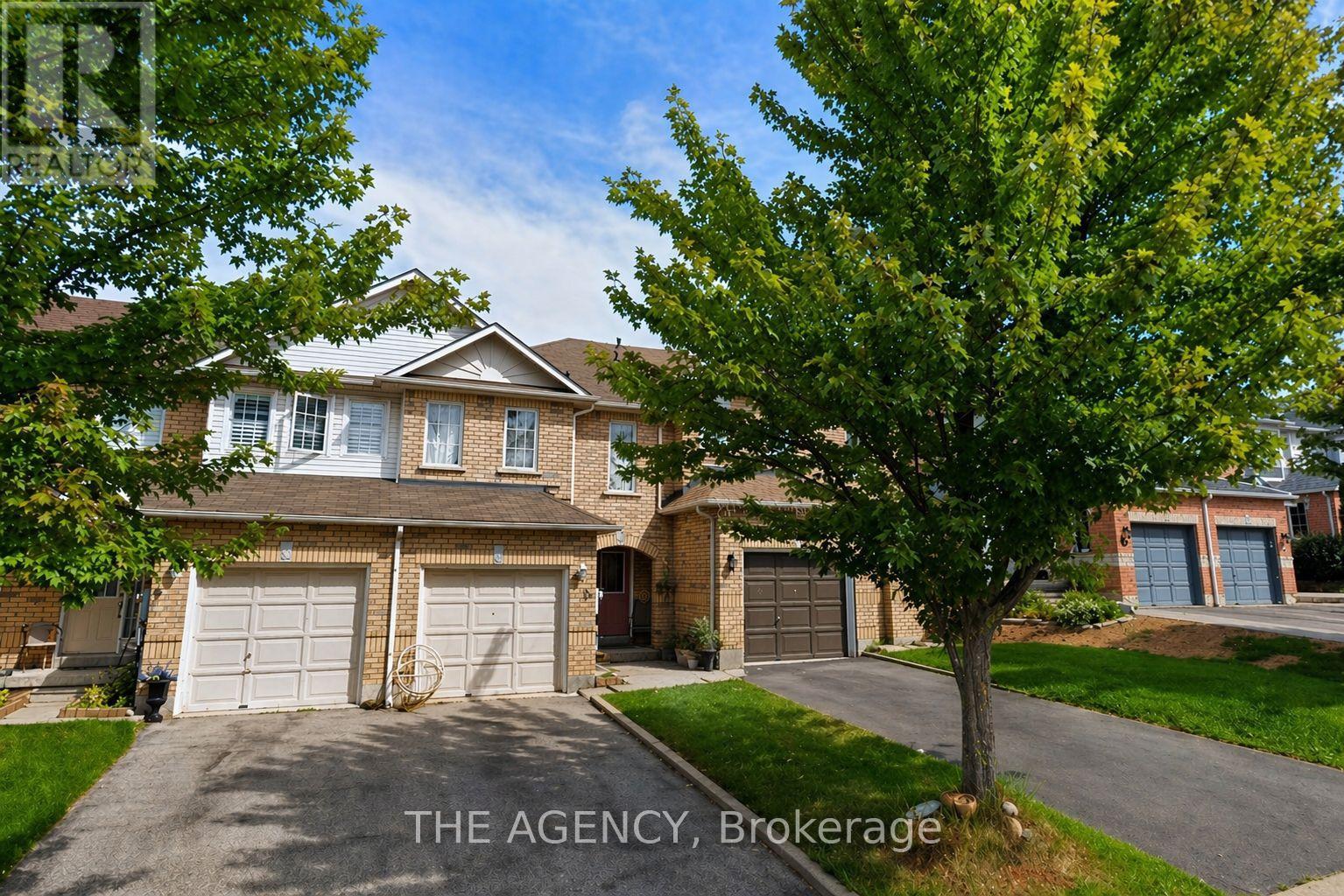 8 Epps Crescent, Ajax, Ontario  L1Z 1J2 - Photo 2 - E13034450