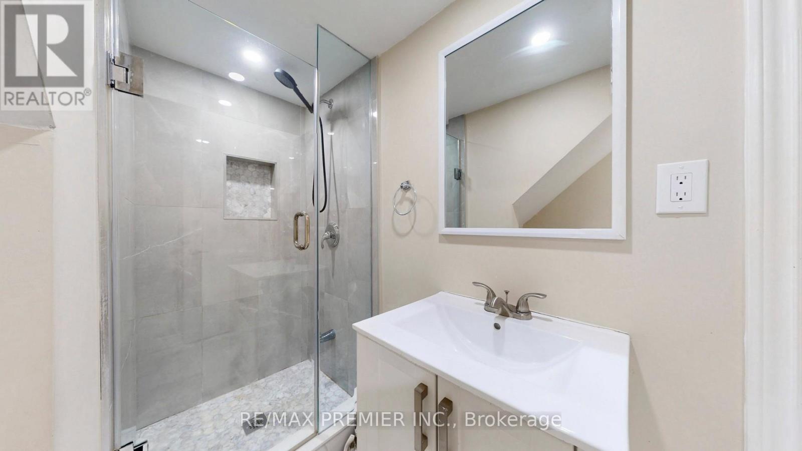 32 Weekes Drive, Ajax, Ontario  L1T 3T2 - Photo 33 - E13034702