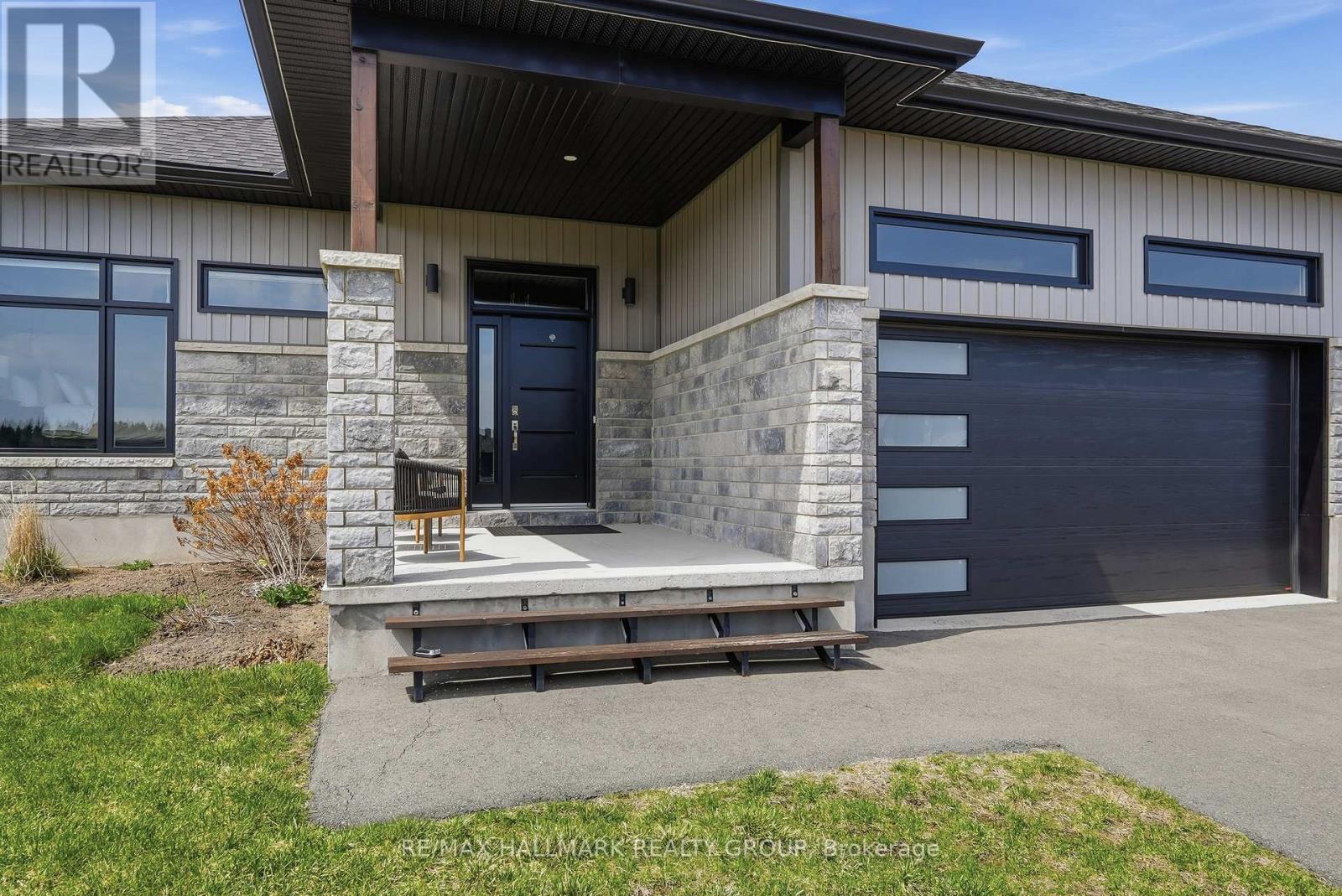 21 Maxime Court, Clarence-Rockland, Ontario  K0A 2A0 - Photo 2 - X12879722