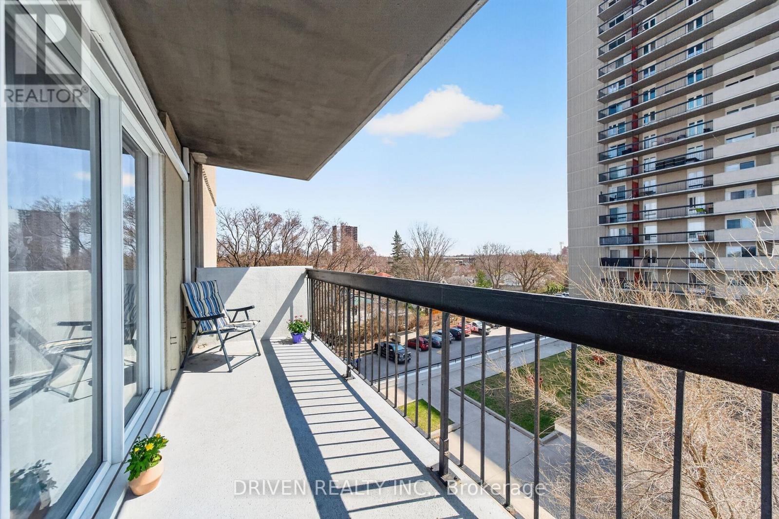 404 - 158 A Mcarthur Avenue, Ottawa, Ontario  K1L 7E7 - Photo 14 - X12936964