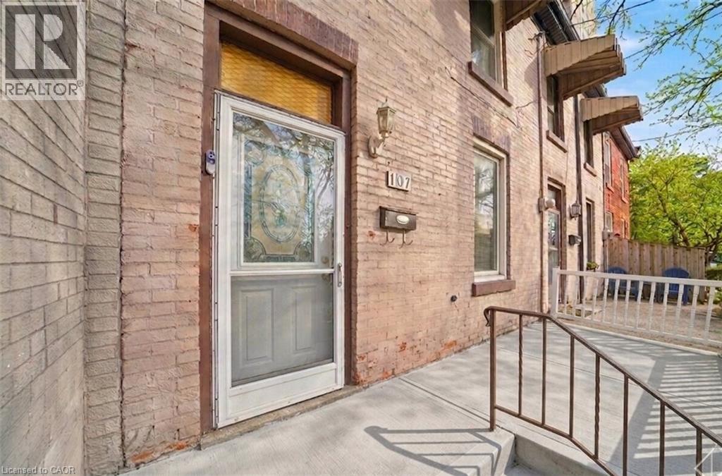 107 Queen Street S, Hamilton, Ontario  L8P 3R9 - Photo 2 - 40808863