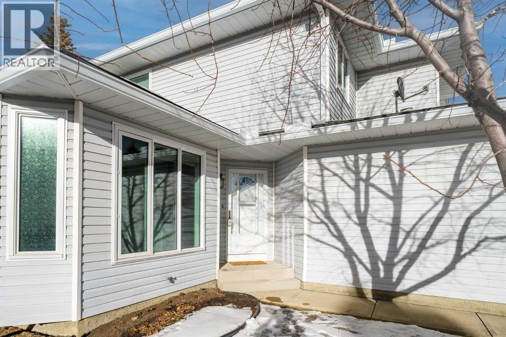 88 Scenic Gardens NW, Calgary, Alberta  T3L 1Y6 - Photo 2 - A2293812