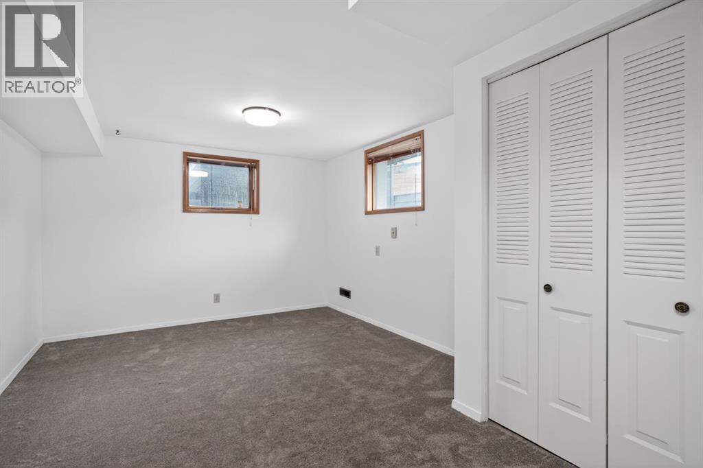 48 Carnarvon Way Nw, Calgary, Alberta  T2K 1W4 - Photo 32 - A2299371