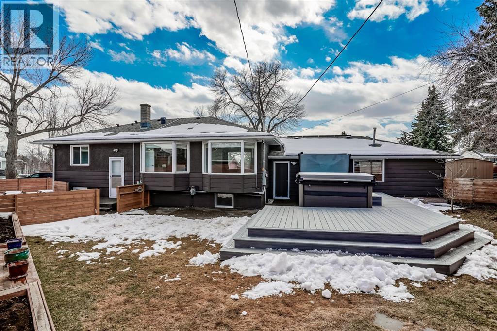 48 Carnarvon Way Nw, Calgary, Alberta  T2K 1W4 - Photo 4 - A2299371