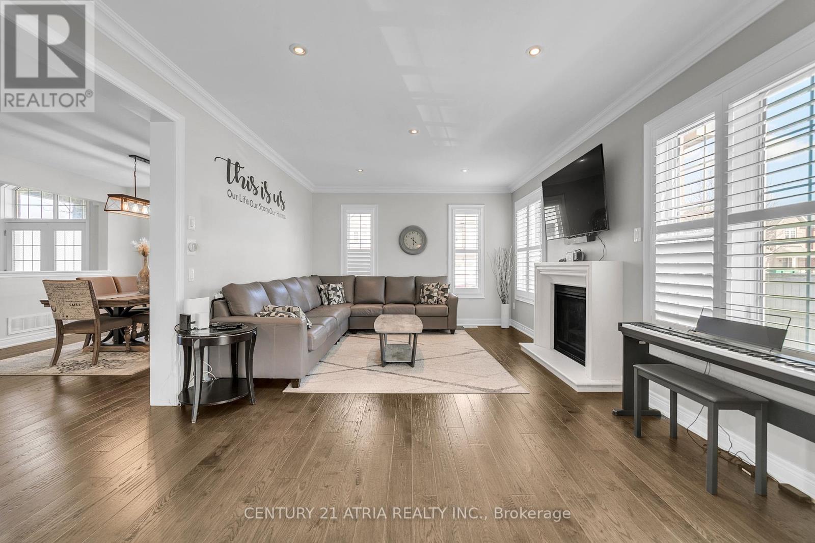 147 Joe Dales Drive, Georgina, Ontario  L4P 3E9 - Photo 11 - N13034272