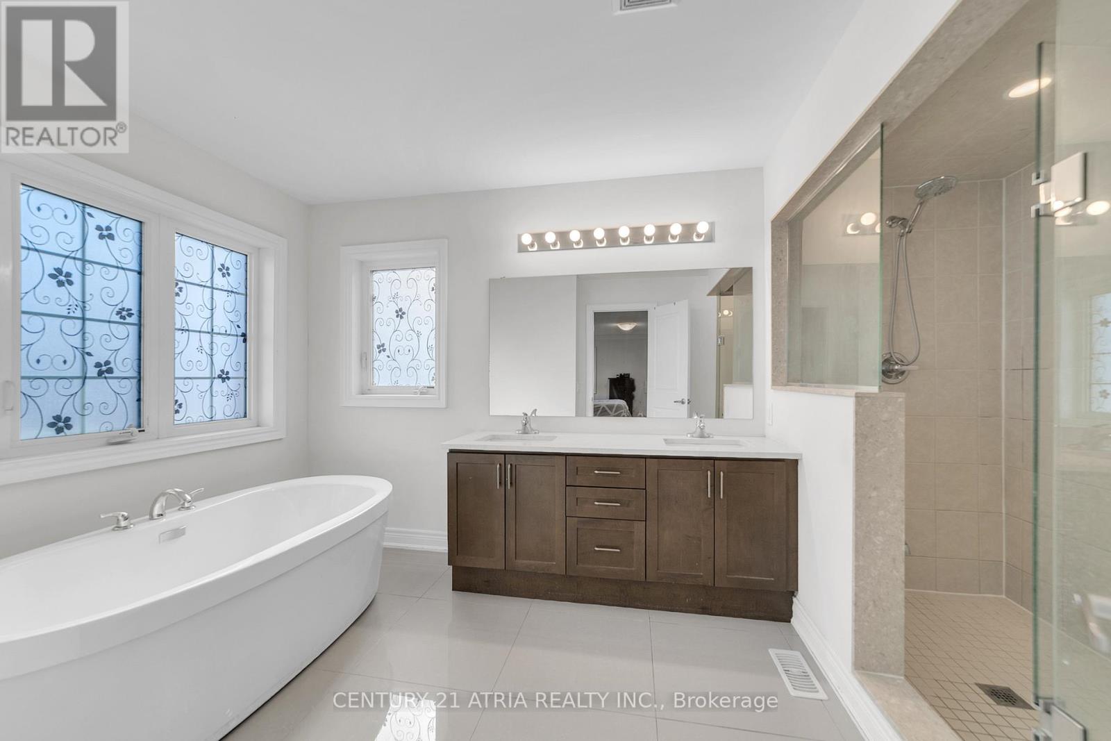 147 Joe Dales Drive, Georgina, Ontario  L4P 3E9 - Photo 20 - N13034272