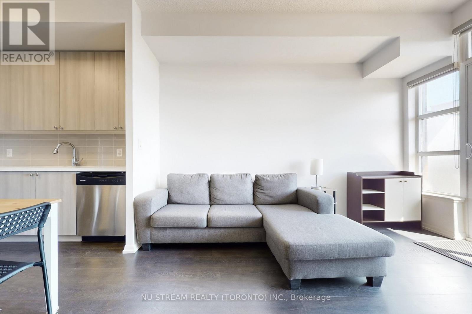 535 - 540 Bur Oak Avenue, Markham, Ontario  L6C 0Y2 - Photo 5 - N13034422