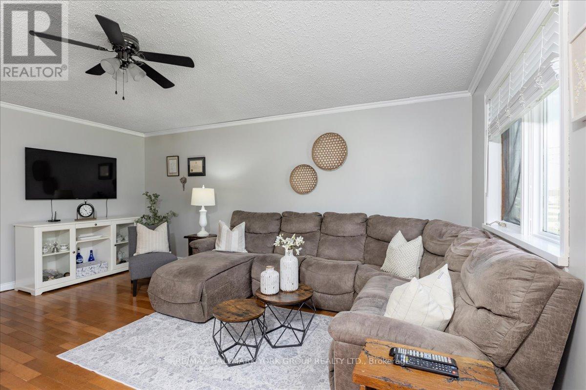 341 Pasadena Drive, Georgina, Ontario  L4P 2Z2 - Photo 13 - N13034436