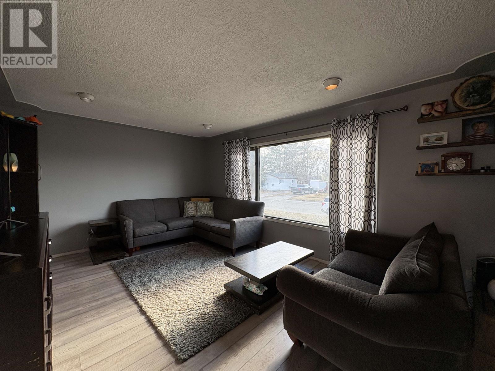 566 Elm Ave, Fort Frances, Ontario  P9A 3J4 - Photo 5 - TB2600772