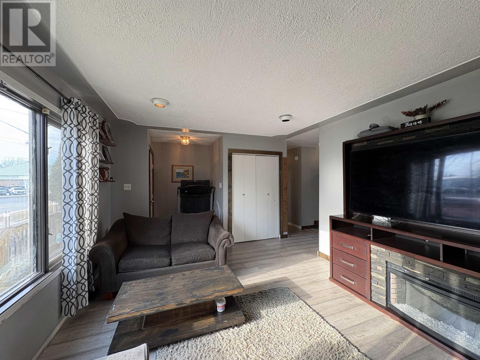 566 Elm Ave, Fort Frances, Ontario  P9A 3J4 - Photo 3 - TB2600772