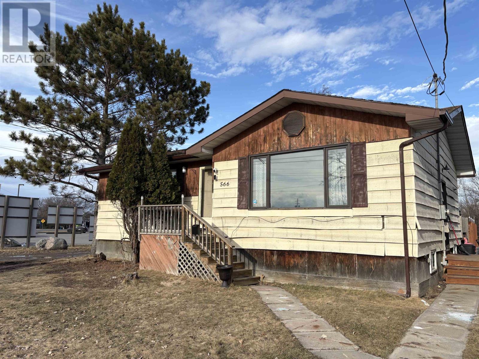 566 Elm Ave, Fort Frances, Ontario  P9A 3J4 - Photo 2 - TB2600772