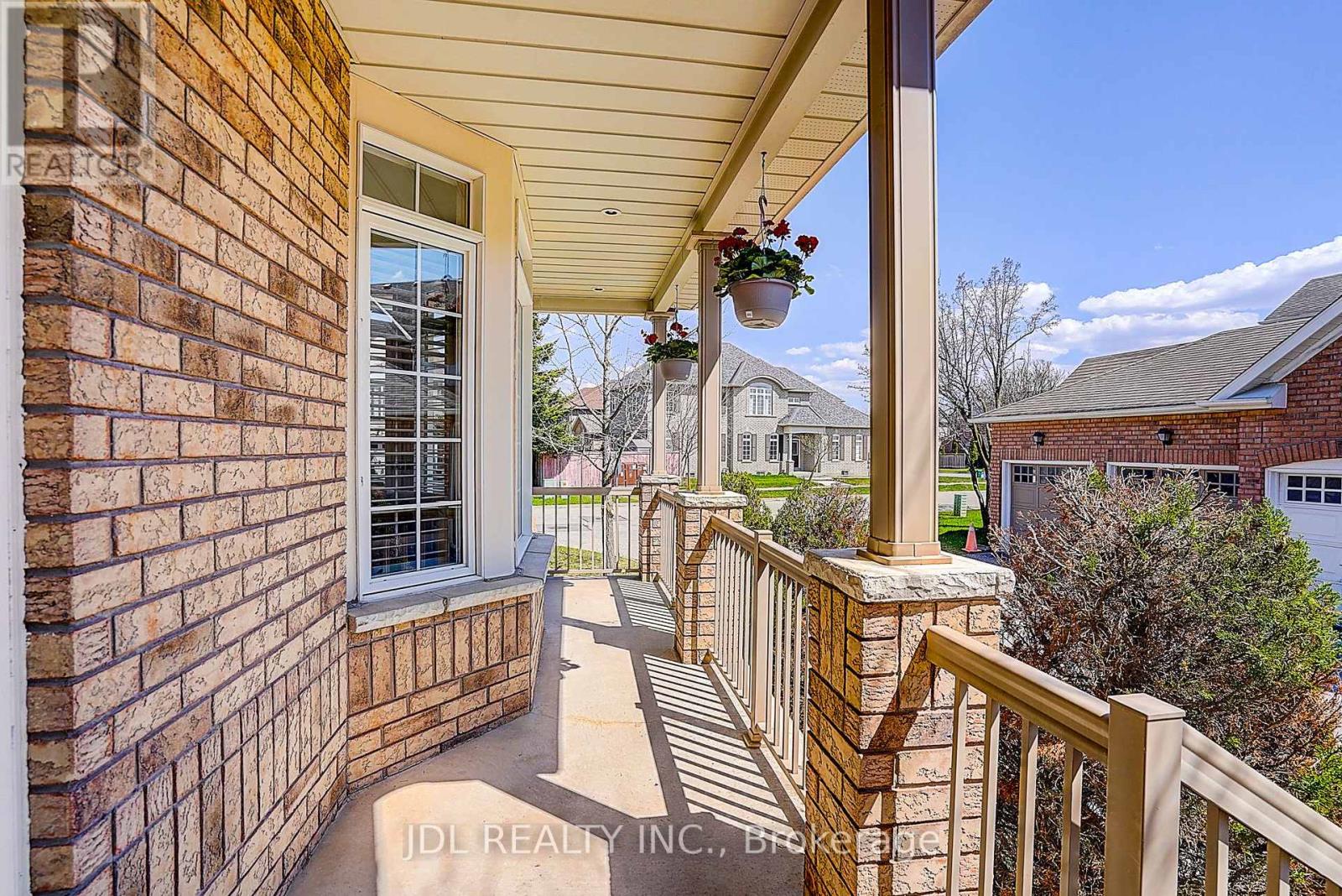 2 Catalina Crescent, Richmond Hill, Ontario  L4S 2G2 - Photo 5 - N13034662